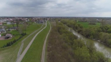 Güzel Panorama Nehri Wisloka Mielec Hava Manzarası Polonya. Yüksek kalite 4k görüntü
