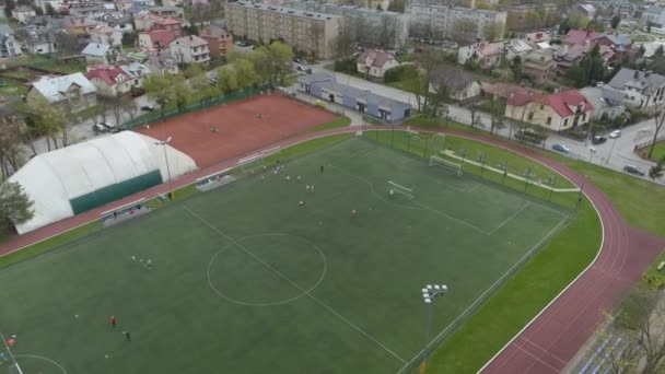Fußballplatz Gryf Mielec Luftaufnahme Polen Hochwertiges Filmmaterial — Stockvideo
