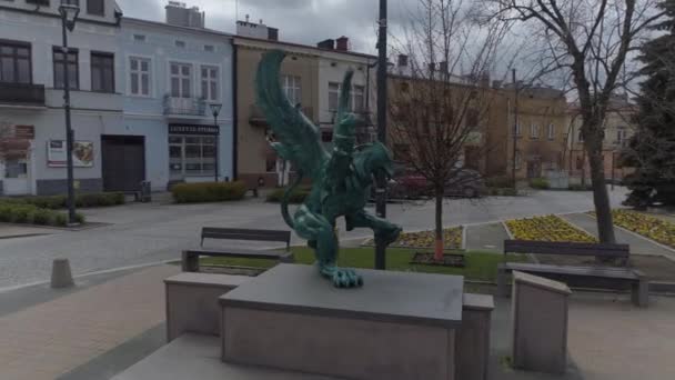 Piękny Pomnik Griffina Mielec Widok Lotu Ptaka Polska Wysokiej Jakości — Wideo stockowe
