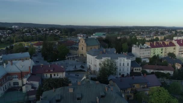 Όμορφη Εκκλησία Krosno Aerial View Πολωνία Υψηλής Ποιότητας Πλάνα — Αρχείο Βίντεο