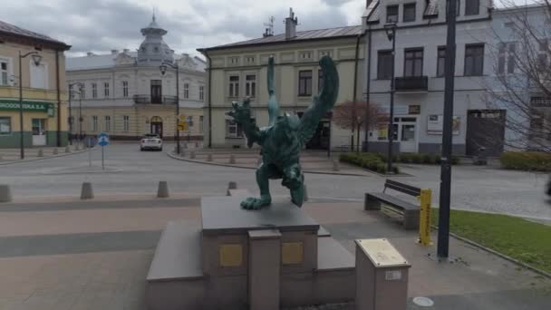 Vackra Griffin Monument Mielec Antenn View Poland Högkvalitativ Film — Stockvideo