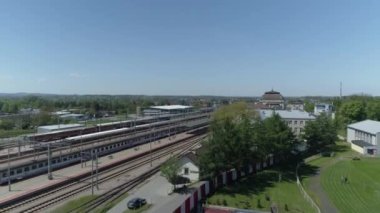 Güzel Tren İstasyonu Tarnow Hava Manzaralı Polonya. Yüksek kalite 4k görüntü