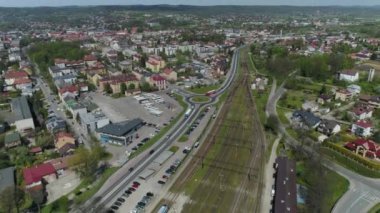 Güzel Peyzaj Otobüs İstasyonu Jaslo Havacılık Manzarası Polonya 'yı izliyor. Yüksek kalite 4k görüntü