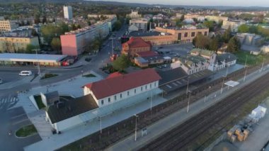 Güzel tren istasyonu Krosno Aerial View Poland. Yüksek kalite 4k görüntü