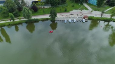 Güzel Pond Zgierz Hava Manzarası Polonya. Yüksek kalite 4k görüntü