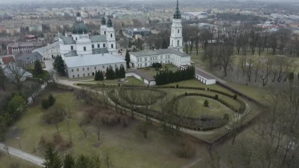 Prachtige Basiliek Garden Chelm Aerial View Polen Hoge Kwaliteit Beeldmateriaal — Stockvideo