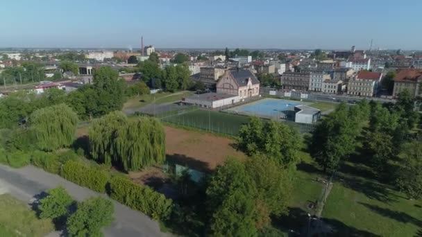 Bella Scuola Playfield Leszno Vista Aerea Polonia Filmati Alta Qualità — Video Stock