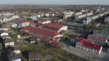 Okul Kompleksi Lezajsk Hava Görünümü Polonya. Yüksek kalite 4k görüntü