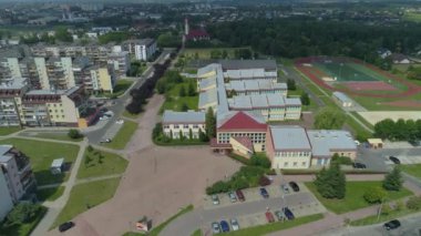 Güzel Panorama Okul Alanı Binkow Belchatow Hava Manzaralı Polonya. Yüksek kalite 4k görüntü