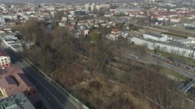 Güzel şehir merkezi nehri Panorama Bielsko Biala hava manzaralı Polonya. Yüksek kalite 4k görüntü