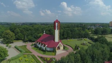 Güzel kilise Binkow Belchatow Hava Manzarası Polonya. Yüksek kalite 4k görüntü