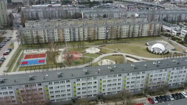 Gyönyörű Játszótér Lakótelep Stalowa Wola Aerial View Lengyelország Kiváló Minőségű — Stock videók