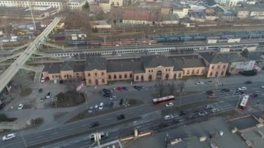 Güzel Tren İstasyonu Bielsko Biala Havadan Görünüm Polonya. Yüksek kalite 4k görüntü