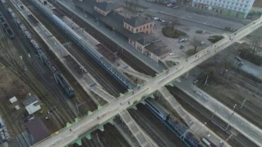 Güzel Tren İstasyonu Bielsko Biala Havadan Görünüm Polonya. Yüksek kalite 4k görüntü