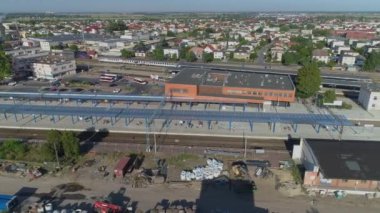 Güzel Tren İstasyonu Leszno Hava Manzaralı Polonya. Yüksek kalite 4k görüntü
