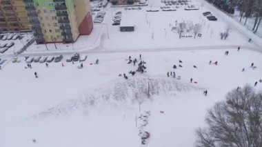 Oyun parkı Kış Eğlencesi Dolnoslaskie Belchatow Hava Görüntüsü Polonya. Yüksek kalite 4k görüntü