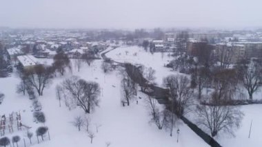 Kış Nehri Parkı Belchatow Hava Manzarası Polonya. Yüksek kalite 4k görüntü