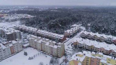 Orman Konutları Kar Przytorze Belchatow Hava Görüntüsü Polonya. Yüksek kalite 4k görüntü