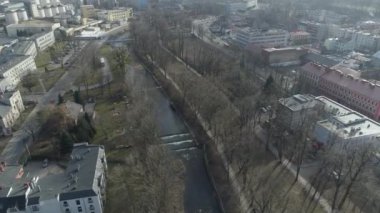 Güzel Park Nehri Bielsko Biala Hava Manzarası Polonya. Yüksek kalite 4k görüntü