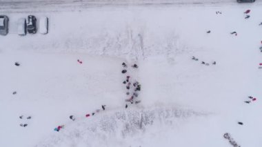Oyun parkı Kış Eğlencesi Dolnoslaskie Belchatow Hava Görüntüsü Polonya. Yüksek kalite 4k görüntü