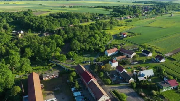 Krásné Krajinné Domy Gieraltowiec Aerial View Polsko Vysoce Kvalitní Záběry — Stock video