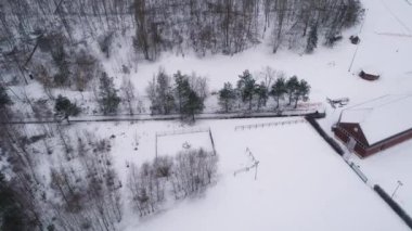 Güzel Dağ Tepesi Gora Kamiensk Hava Manzarası Polonya. Yüksek kalite 4k görüntü