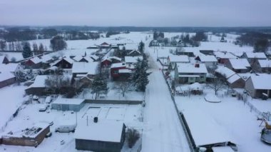 Güzel Kış Yolu Skorkowice Hava Manzarası Polonya. Yüksek kalite 4k görüntü
