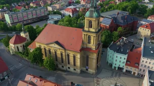 Όμορφη Εκκλησία Παλιά Πόλη Dzierzoniow Aerial View Πολωνία Υψηλής Ποιότητας — Αρχείο Βίντεο