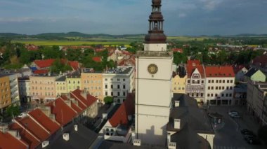 Güzel Tower Old Town Dzierzoniow Hava Manzaralı Polonya. Yüksek kalite 4k görüntü
