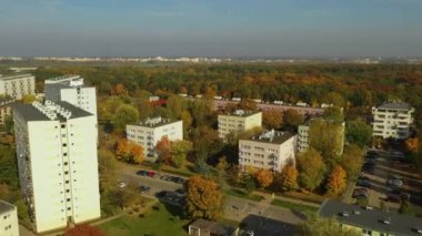 Güzel konutlar, Wrzeciono Varşova Hava Manzarası Polonya. Yüksek kalite 4k görüntü