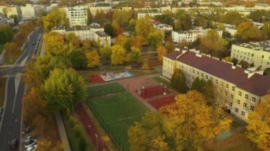 Oyun parkı Bielany Varşova Hava Görüntüsü Polonya. Yüksek kalite 4k görüntü