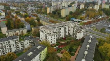 Güzel konutlar, Wrzeciono Varşova Hava Manzarası Polonya. Yüksek kalite 4k görüntü