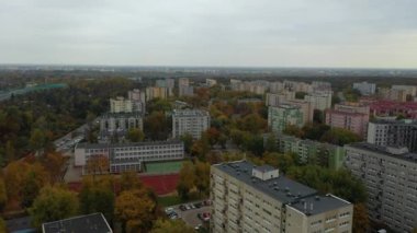 Güzel konutlar, Wrzeciono Varşova Hava Manzarası Polonya. Yüksek kalite 4k görüntü