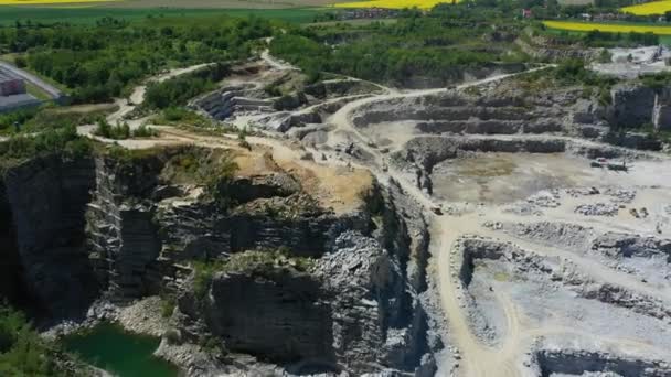 Λατομεία Granite Mine Strzelin Aerial View Poland Υψηλής Ποιότητας Πλάνα — Αρχείο Βίντεο