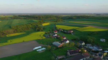 Güzel Panorama Evleri Zimna Wodka Havacılık Görünümü Polonya. Yüksek kalite 4k görüntü