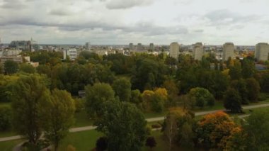 Güzel Park Kutbu Mokotowskie Varşova Hava Manzaralı Polonya. Yüksek kalite 4k görüntü