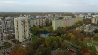 Güzel Pond Wawrzyszew Varşova Hava Manzaralı Polonya. Yüksek kalite 4k görüntü