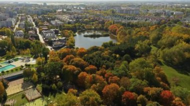 Güzel Szczesliwice Park Ochota Varşova Hava Manzarası Polonya. Yüksek kalite 4k görüntü
