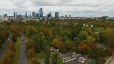 Güzel Park Kutbu Mokotowskie Varşova Hava Manzaralı Polonya. Yüksek kalite 4k görüntü