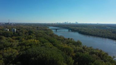 Panorama Köprüsü Vistula Gökdelenleri Varşova Hava Görüntüsü Polonya. Yüksek kalite 4k görüntü