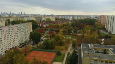 Güzel Pond Wawrzyszew Varşova Hava Manzaralı Polonya. Yüksek kalite 4k görüntü