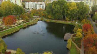 Güzel Pond Wawrzyszew Varşova Hava Manzaralı Polonya. Yüksek kalite 4k görüntü