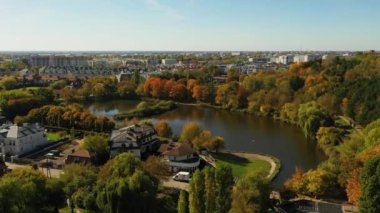 Güzel Szczesliwice Park Ochota Varşova Hava Manzarası Polonya. Yüksek kalite 4k görüntü