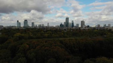 Güzel Panorama Gökdelenleri Varşova Hava Görüntüsü Polonya. Yüksek kalite 4k görüntü