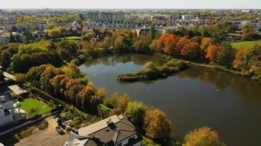 Güzel Szczesliwice Park Ochota Varşova Hava Manzarası Polonya. Yüksek kalite 4k görüntü