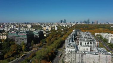 Güzel Bulvar Gökdelenleri Panorama Varşova Hava Manzarası Polonya. Yüksek kalite 4k görüntü