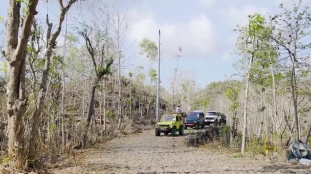 Viaggiare Guidando Una Jeep Attraverso Villaggi Risaie Colline Che Sono — Video Stock