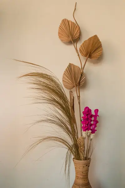 Interior Sala Estar Estilo Boho Com Acessórios Elegantes Forma Flores — Fotografia de Stock