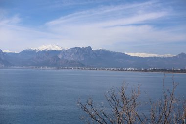 Denizin güzel kış manzarası