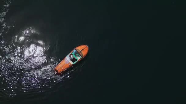 Kapal Pesiarnya Berdiri Atas Air Perahu Itu Berdiri Tengah Tengah — Stok Video